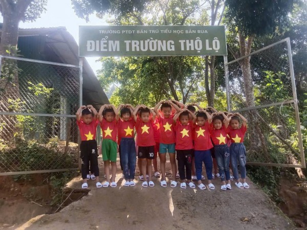 Tấm lòng vàng của thầy giáo vùng cao