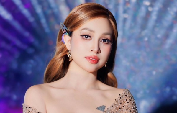 Thanh Vân Hugo xin lỗi vụ ồn ào quảng cáo sữa: Tôi không trốn tránh Thanh Vân Hugo xin lỗi vụ ồn ào quảng cáo sữa: Tôi không trốn tránh