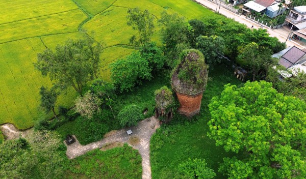 Tháp Chăm nghìn năm tuổi với dáng vẻ huyền bí Tháp Chăm nghìn năm tuổi với dáng vẻ huyền bí