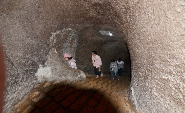 Thất Sơn huyền bí: Chùa Hang và câu chuyện ngôi nhà rắn Thất Sơn huyền bí: Chùa Hang và câu chuyện ngôi nhà rắn