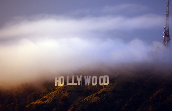 Thật hư bức ảnh bảng hiệu Hollywood bị cháy