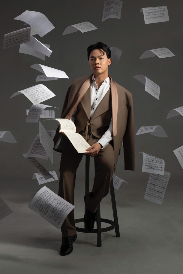 Thế Huy, cậu bé photocopy đến Úc học opera Thế Huy, cậu bé photocopy đến Úc học opera