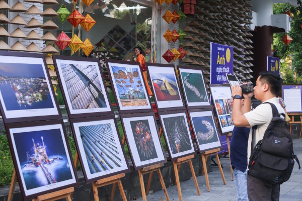 Thưởng lãm Việt Nam tươi đẹp qua các tác phẩm của 194 nghệ sĩ nhiếp ảnh