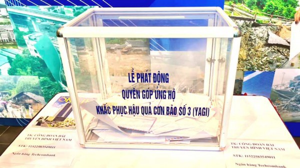 Tinh thần dấn thân, lăn xả của đội ngũ làm báo VTV trong bão lũ