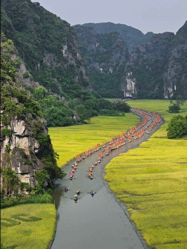Tràng An cần thêm câu chuyện con người Tràng An cần thêm câu chuyện con người