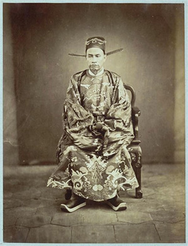 Triều vua Kiến Phúc kháng Pháp