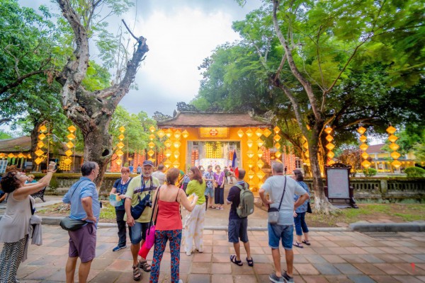 Trung thu Hoàng cung Huế 2025: Trải nghiệm miễn phí đèn lồng và văn hóa truyền thống Trung thu Hoàng cung Huế 2025: Trải nghiệm miễn phí đèn lồng và văn hóa truyền thống