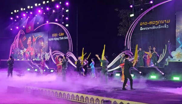 ‘Trường Sơn Đông gọi Trường Sơn Tây’: Dư âm nghĩa nặng tình sâu Việt - Lào