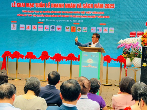 Tuần lễ Doanh nhân và sách: Vinh danh Top 10 sách hay doanh nghiệp Việt Tuần lễ Doanh nhân và sách: Vinh danh Top 10 sách hay doanh nghiệp Việt