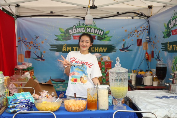 Tưng bừng khai hội 