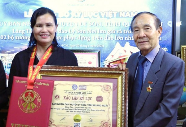 Vật thiêng của làng: Hai bộ xương ‘thần Nam Hải’ trên đảo Lý Sơn