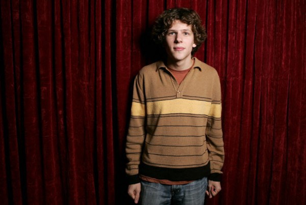 Vì sao diễn viên Jesse Eisenberg không muốn liên quan đến Mark Zuckerberg?