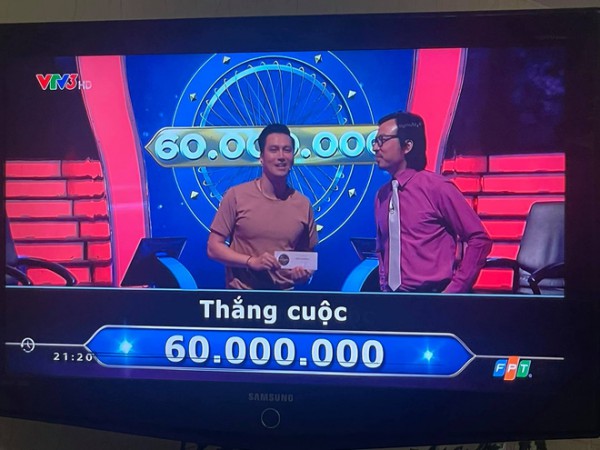 Việt Anh giành 60 triệu đồng ở Ai là triệu phú, xúc động trả lời câu hỏi về NSND Hoàng Dũng