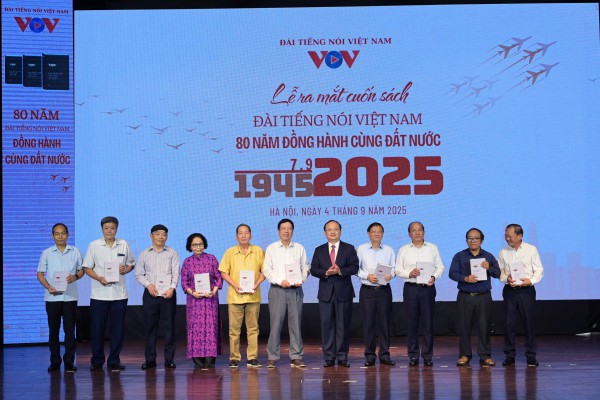 Đài Tiếng nói Việt Nam ra sách kỷ niệm 80 năm thành lập
