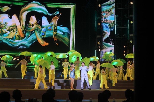 Đêm thành phố lung linh cùng 