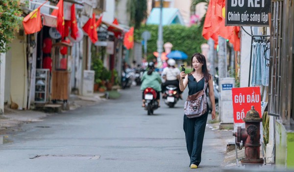 Đến thời sao quốc tế, hoa hậu nước ngoài quảng bá văn hóa Việt