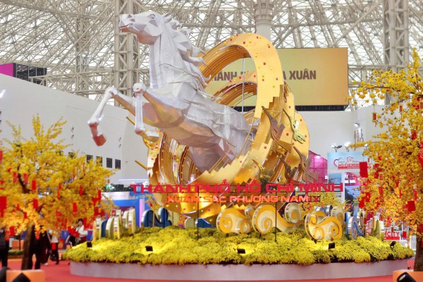 Độc lạ những tác phẩm nghệ thuật tỉa từ trái cây