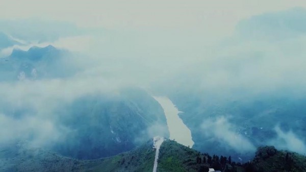 Ngược miền đá núi