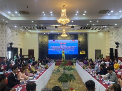 Bình Định và 4 tỉnh nam Lào đẩy mạnh hợp tác phát triển du lịch