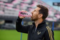 Messi thành lập thương hiệu… nước giải khát