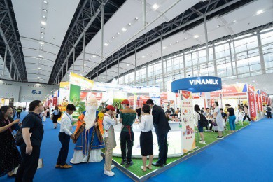 Sữa đặc Ông Thọ của Vinamilk tạo sức hút ấn tượng tại Hội chợ quốc tế Quảng Châu, Trung Quốc