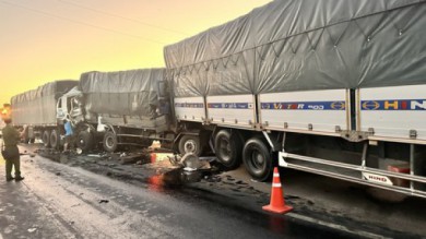 Tai nạn liên hoàn 4 xe tải trên cao tốc Vĩnh Hảo - Phan Thiết, 2 người thương vong