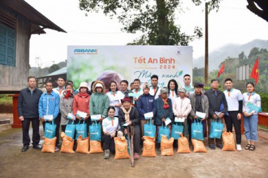 Tết An Bình 2024: ABBANK gây quỹ tài trợ 50.000 cây gỗ lớn cho Quảng Bình
