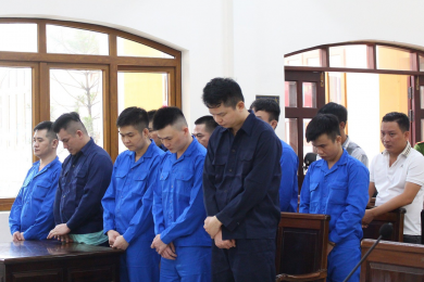 Đồng Nai: Nhóm bị cáo ‘tuyển việc nhẹ lương cao’ rồi lừa bán qua Campuchia lãnh án