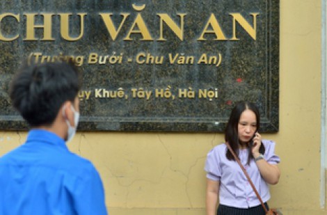 100.000 học sinh Hà Nội làm thủ tục thi vào 10: Nhiều thí sinh quên mang CCCD