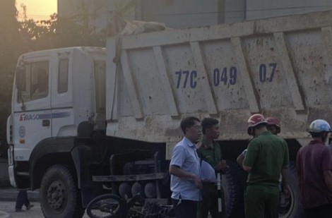 Bình Định: Va chạm với xe ben, người phụ nữ tử vong tại chỗ