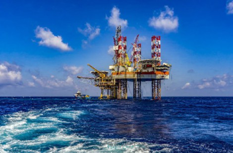 Chu kỳ giá dầu ảnh hưởng như thế nào đến ngành dầu khí Việt Nam?