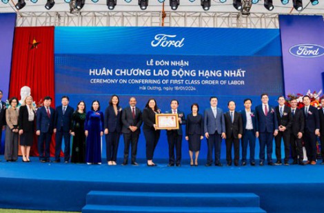Ford Việt Nam đón Huân chương Lao động hạng Nhất cùng kỷ lục bán hàng năm 2023