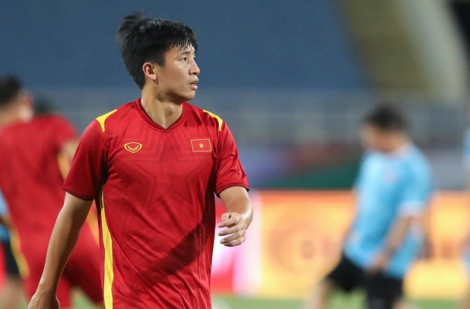 Hậu vệ Bùi Tiến Dũng lỡ hẹn với đội tuyển Việt Nam vì lý do sức khỏe
