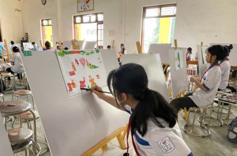 Học sinh Tuyên Quang vẽ tranh hưởng ứng Tuần lễ quốc gia nước sạch và vệ sinh môi trường
