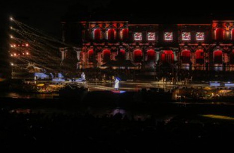 Khán giả và nghệ sĩ đội mưa, đắm chìm trong đêm nhạc Trịnh Công Sơn tại điện Kiến Trung