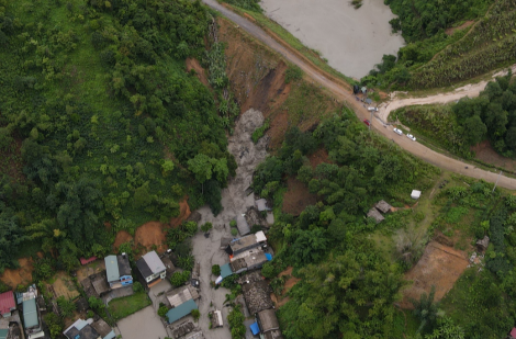 Lào Cai báo cáo khẩn về nguyên nhân sự cố hồ thải làm ngập nhiều nhà dân
