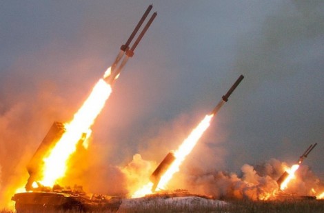 Nga oanh tạc Ukraine giữa lúc xảy ra “âm mưu đảo chính” ở Kiev