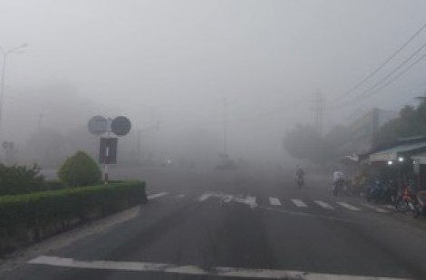 Phú Quốc: Người đi đường gặp khó khăn vì hiện tượng giống sương mù