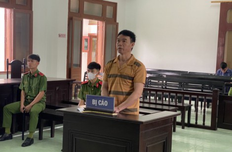 Phú Yên: Tạt xăng đốt vợ cũ, lĩnh 8 năm tù