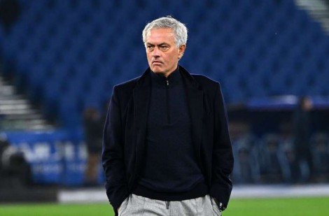 Số tiền khổng lồ mà HLV Jose Mourinho kiếm được từ việc bị sa thải