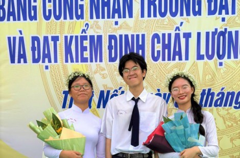 Thủ khoa tốt nghiệp THPT 2023 tại Cần Thơ: Mong muốn làm bác sĩ cứu người