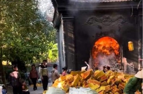 Thực hư vụ đốt 20 tấn vàng mã tại đền Tranh: Chính quyền nói gì?