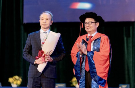 Tổng lãnh sự Nhật Bản phát biểu truyền cảm hứng bằng tiếng Việt trong lễ tốt nghiệp