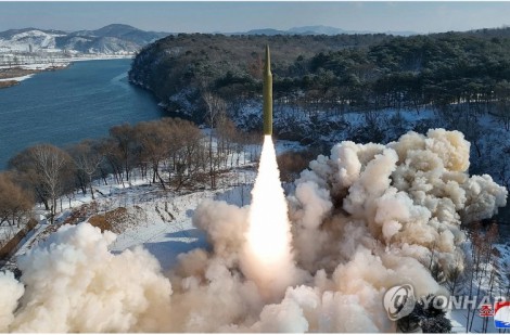 Triều Tiên tuyên bố thử tên lửa siêu thanh sử dụng nhiên liệu rắn