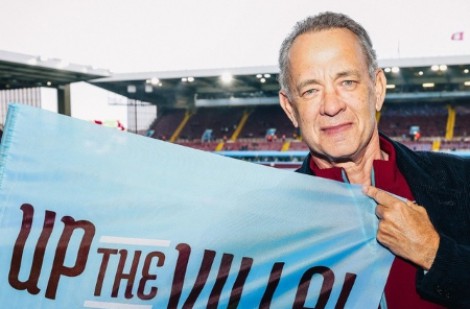 Trở lại Champions League sau 42 năm, Aston Villa nhận tình yêu đặc biệt từ Tom Hanks