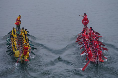 Tuyên Quang: Sôi nổi lễ hội đua thuyền trên sông Lô đầu năm mới