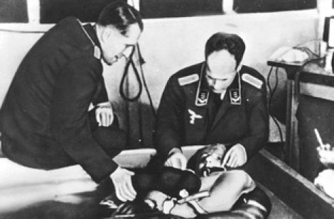 Vạch trần ‘vai trò trung tâm’ của chuyên gia y tế trong tội ác Đức Quốc xã