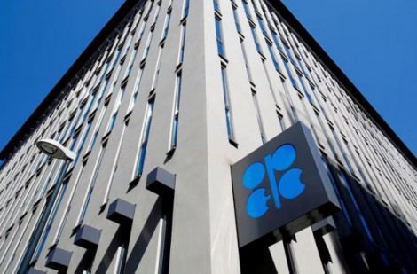 Đẩy giá dầu bất thành, OPEC “chơi dao đứt tay” ?