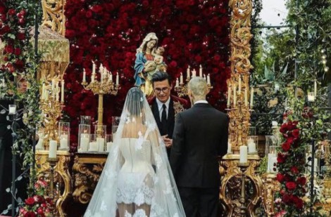 Bất ngờ trước ý tưởng tạo nên bộ váy cưới của Kourney Kardashian từ nhà mốt Dolce & Gabbana
