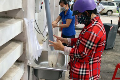 ”ATM gạo” cho người nghèo lần đầu xuất hiện ở Phan Thiết